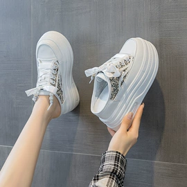 女式休闲单鞋;女式皮靴;厚底凉鞋