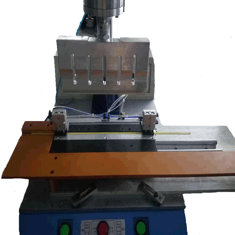 PVC料印刷挂版超声波焊接机 挂版条成品片基设备 连体片基设备