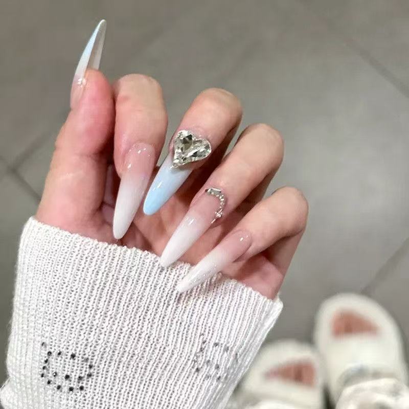 New style hot girl high-end heart-shaped rhinestone fresh blue manicure, elegant yk2 girl's pure handmade long-length press-on nails New style hot girl high-end heart-shaped rhinestone fresh blue manicure, elegant yk2 girl's pure handmade long-length press-on nails