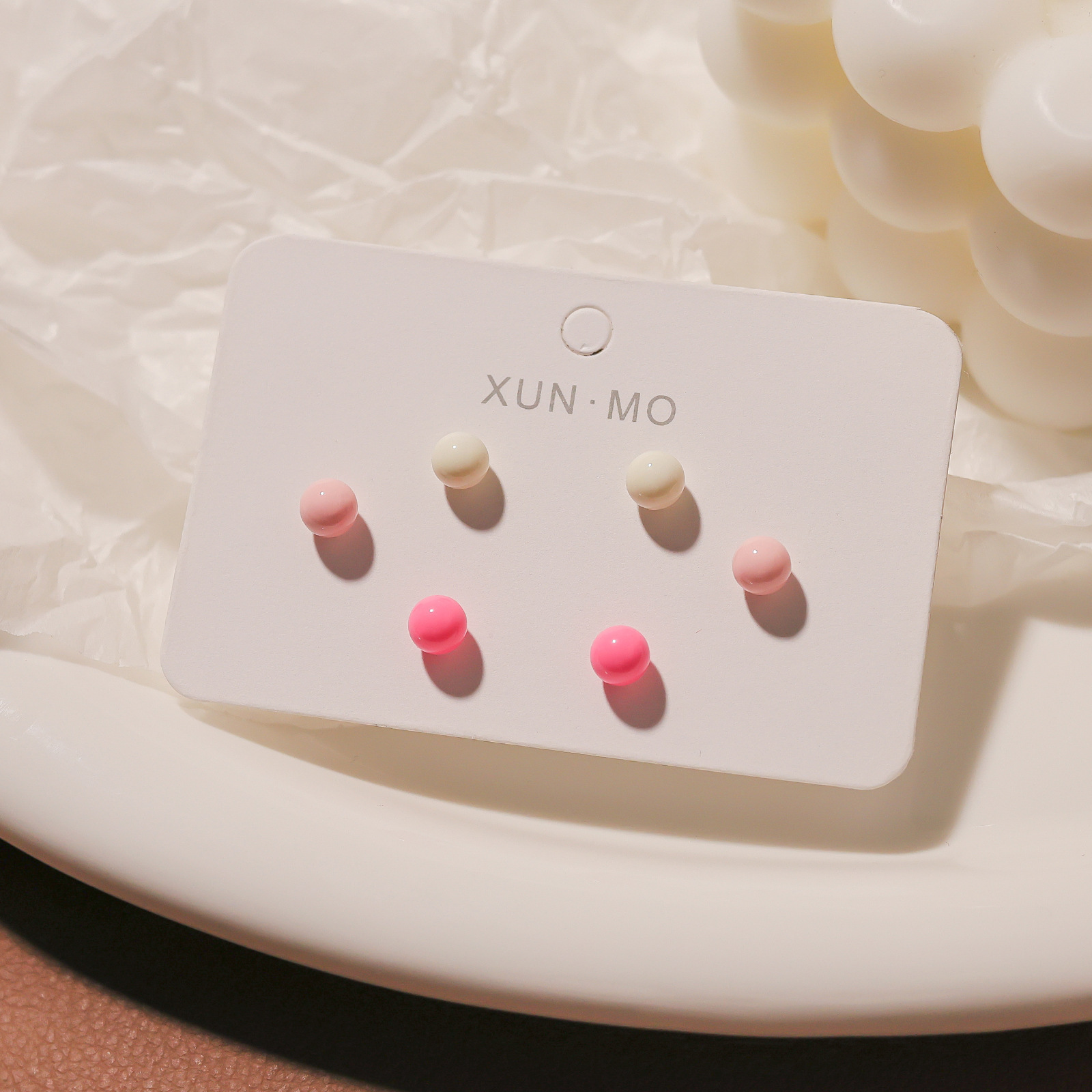 Juego de pendientes de aguja plateados, sencillos y compactos para mujer, pendientes geométricos en forma de corazón, bonitos, dulces y versátiles, venta al por mayor para puestos de mercado