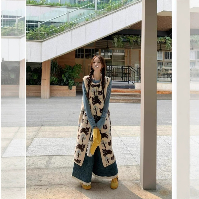 Stylish layered vest dress with lace-trimmed wide-leg denim pants, women's spring and autumn fashion set Stylish layered vest dress with lace-trimmed wide-leg denim pants, women's spring and autumn fashion set