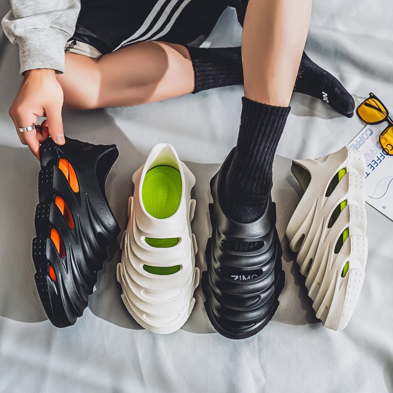 Zapatos con agujeros EVA para hombres verano nuevo estilo sandalias y zapatillas de playa zapatos de vadeo casuales antideslizantes sandalias de jardín transpirables