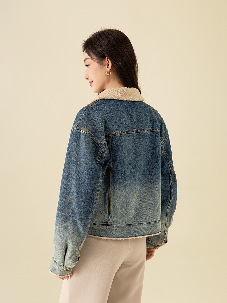Áo khoác ngắn nữ denim phối màu giả lông cừu, dày dặn giữ ấm — Chuyển dần xanh lam