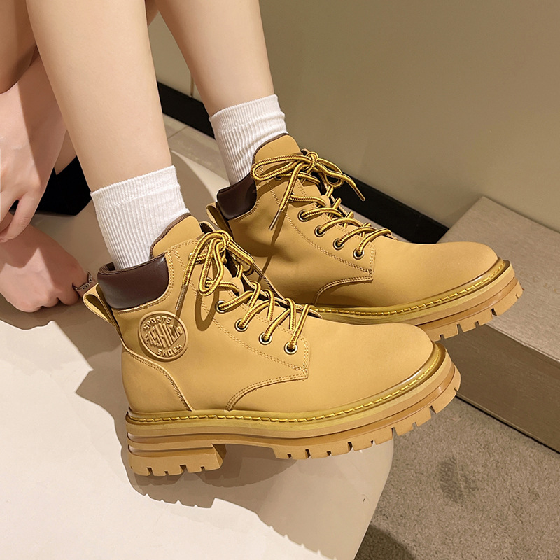 Botas de estilo británico Martin para mujeres primavera y otoño de 2025, nuevas botas de cuero de correa media de altura para mujeres