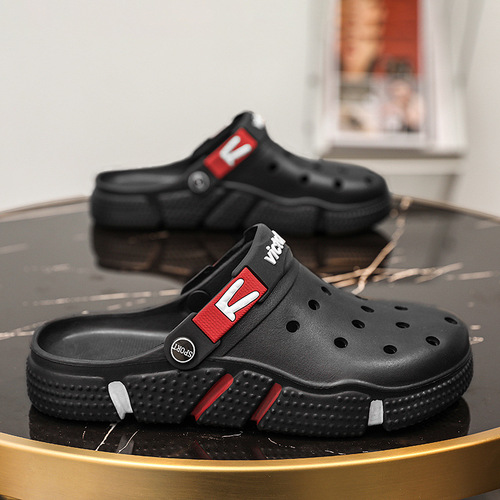 New style large size outdoor shoes for men's garden shoes with soft bottom and hollowed out toe. Casual sandals for outdoor wear, beach shoes for men 