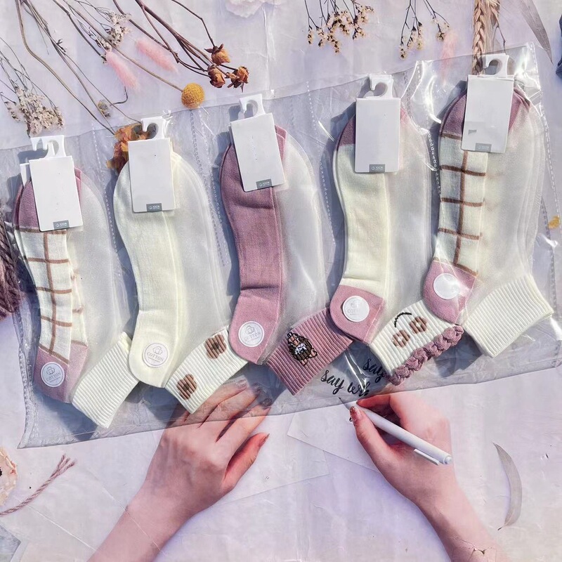 Spring and summer new ladies ice silk cotton bottom boat small fresh crystal glass silk ice breathable sports low waist socks