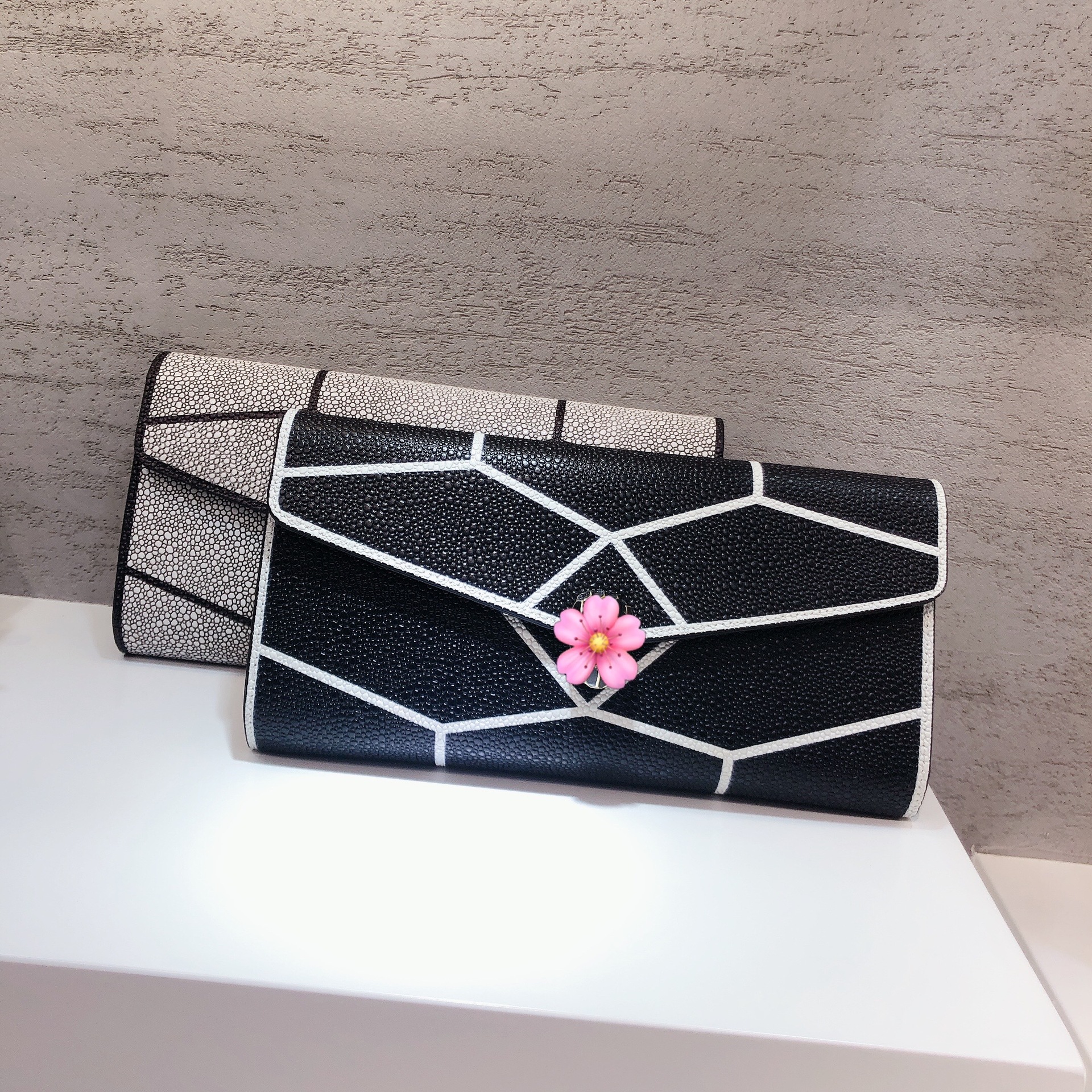 Summer universal leather hand loop bag with diamond pattern
