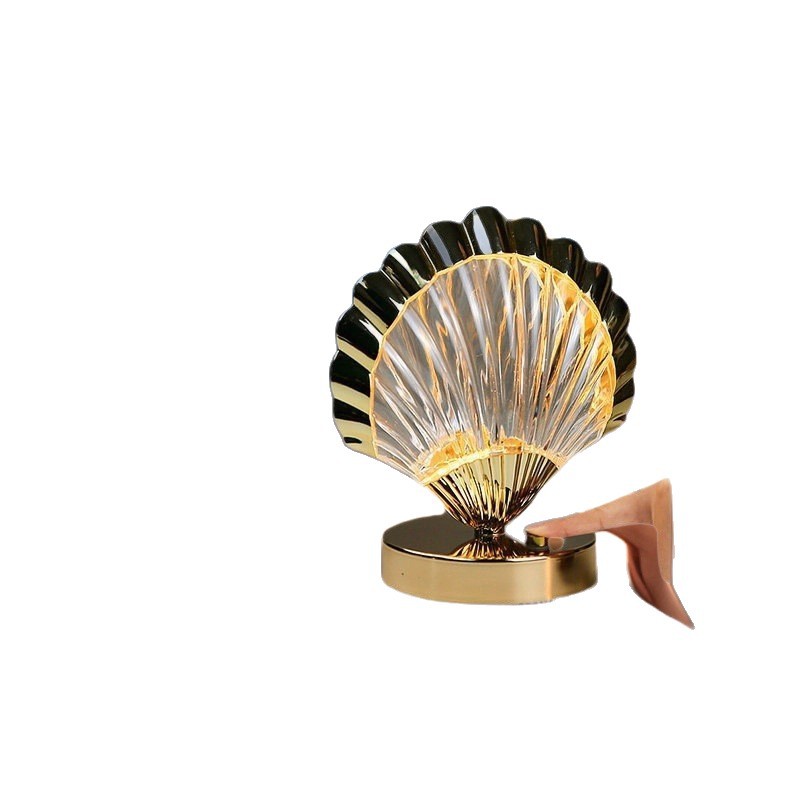 Decoración europea lámpara de escritorio simple dormitorio cálida lámpara de mesera de noche bar luces hoteleras de alta gama luces románticas