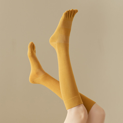 Five-finger socks for women in spring and autumn, knee-length sports solid color pressure calf socks, personalized split-toe non-slip high stockings cotton