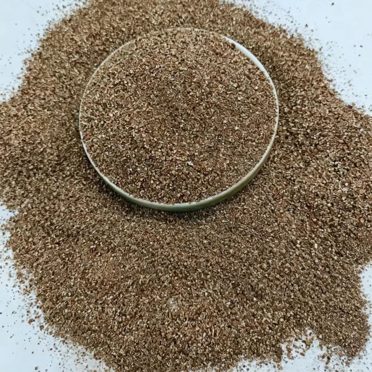 厂家直发膨胀蛭石园艺种植刹车片防火涂料暖宝宝用20-40蛭石颗粒