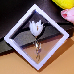 Boxed Korean-style fashionable and elegant white tulip silk tie brooch, high-end floral pin, luxury women's floral brooch
