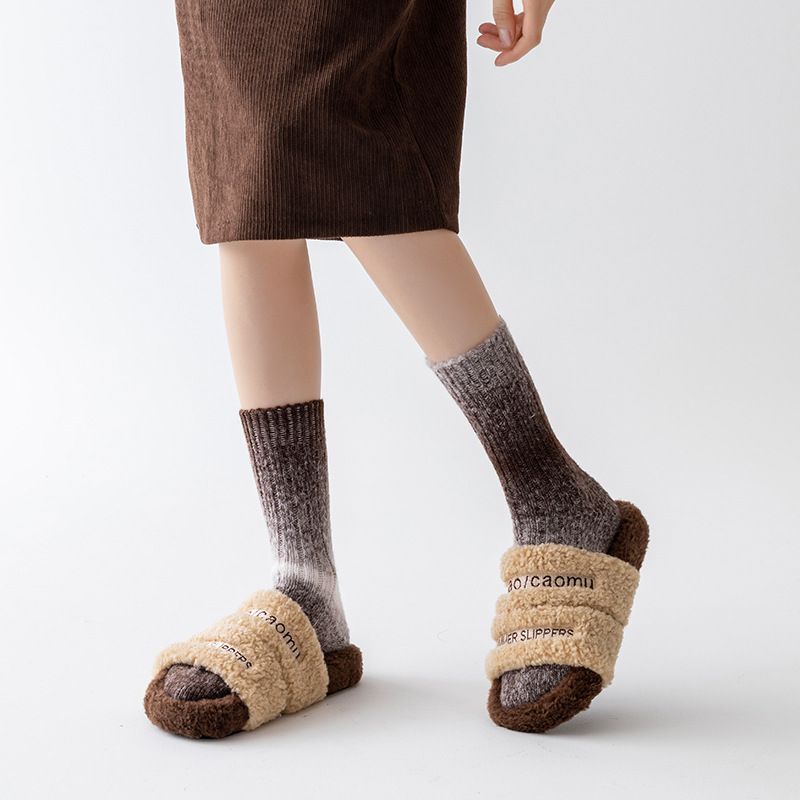 Calcetines para mujeres otoño y invierno gruesas barril largo de calcetines calientes para jóvenes personalidades gradientes de colisión de color pila de anchor rojo tubo medio