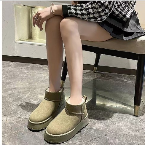 Botas de nieve de comercio exterior de suela gruesa para mujer 2023 Invierno nuevos zapatos acolchados de algodón cálido antideslizantes gruesos forrados de lana gruesa para mujer 2023