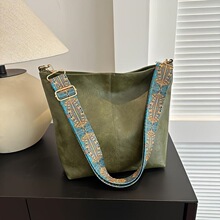 P 15231 Fashion Solid Color PU Shoulder Bag ��ɫ����ˮͰ��