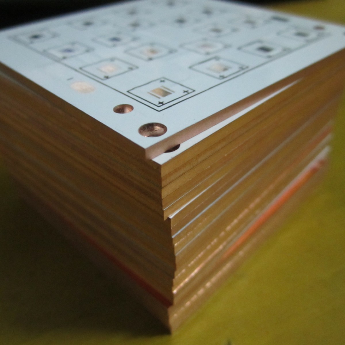 铜基板大功率工矿灯70*66mm柔性铜铝基板铜基板灯珠供应舞台灯铜