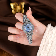 ��������й�����Ů��С�ڸ߼�������ĸС�ɾ��½�ɫʯӢ�ֱ�