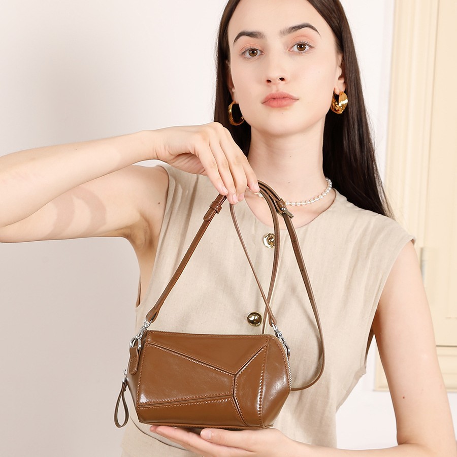Retro leather one-shoulder bag, phone bag, genuine leather