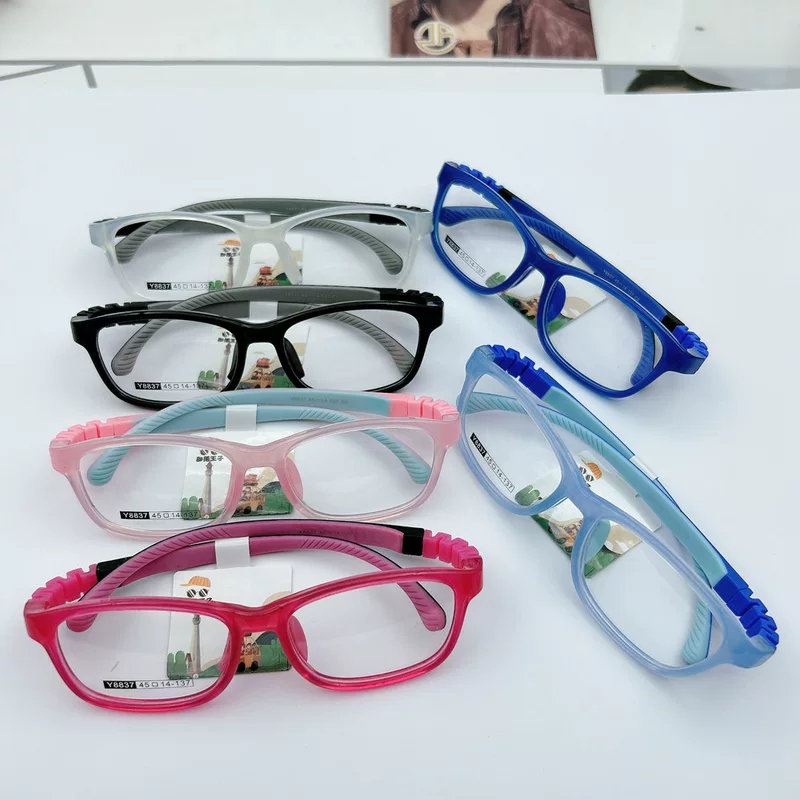 Soft silicone removable children's glasses