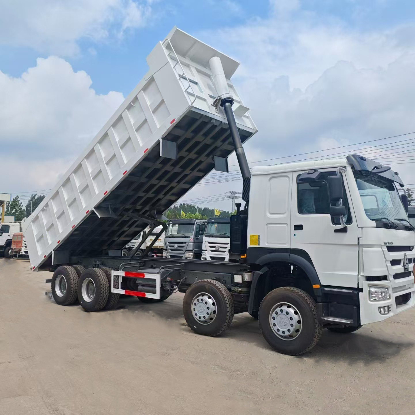 Cross-Border Sale of Second-Hand Howo 10-Wheel Dump Trucks, 371 Horsepower 6*4 Howo Dump Trucks