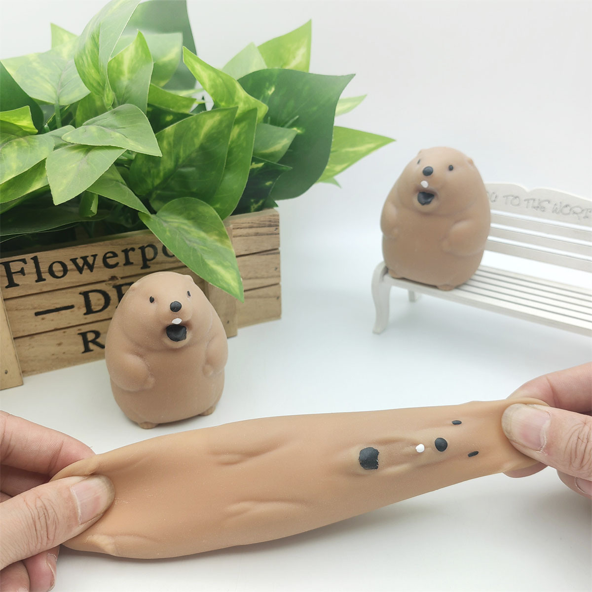 Decompression of soil pull-out mouse pinch music creative vent soil pull-out mouse received you funny toys soil pull-out mouse toys wholesale