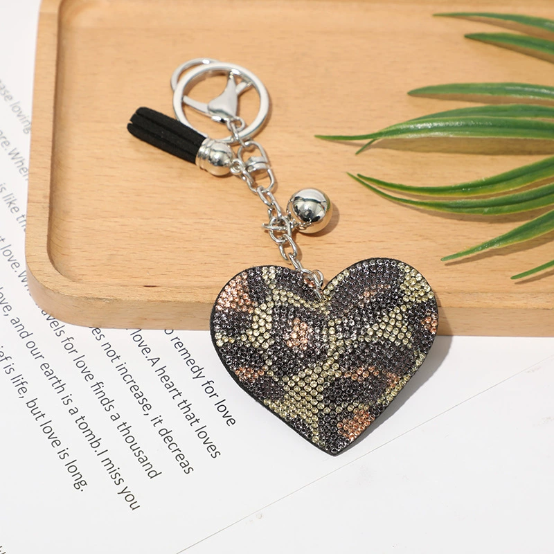 Брелок (в стиле Chanel) сердце с кисточкой, аксессуар DIY, 9×8×2 см