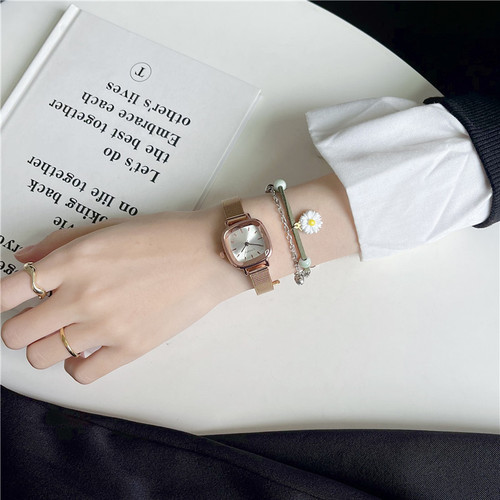 Cold style French niche watch female ins style student simple temperament Korean style forest style retro square small dial