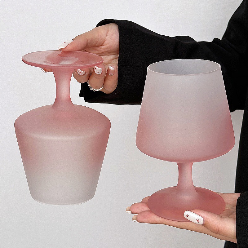 Taza de polvo gradiente francesa, copa de vidrio de alto valor de estilo ins, sensación de atmósfera, copa de champán, copa de vino, copa de bebida