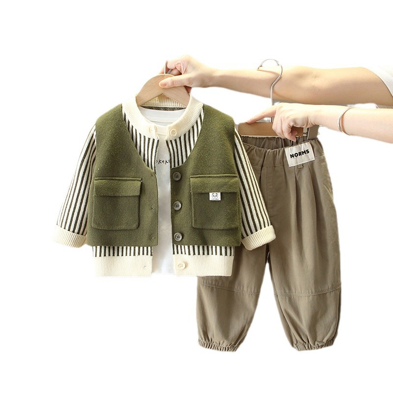 6151 Traje de primavera y otoño para niños 2025 nuevo estilo fresco y guapo bebé falso suéter de dos piezas para niños chaqueta de tres piezas marea