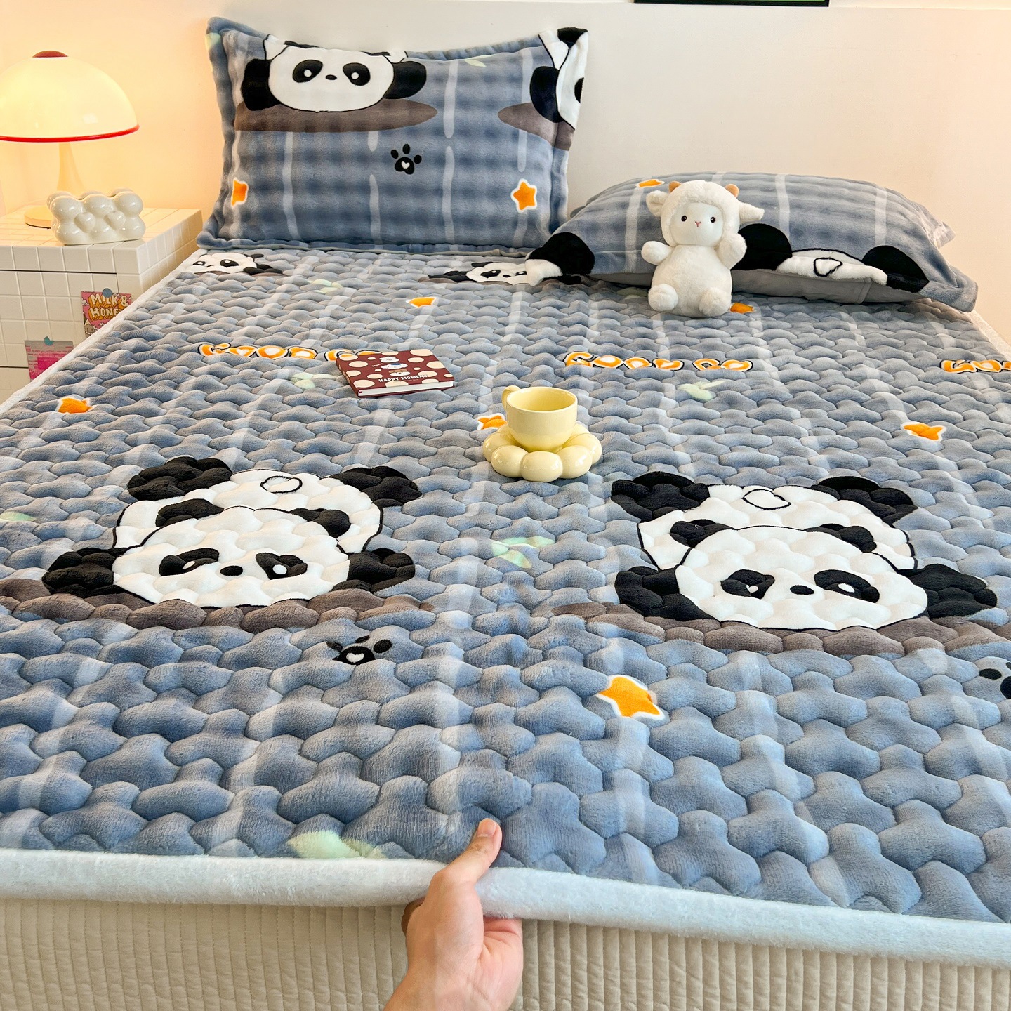 Milk Velvet Bed Sheet Single Piece Winter Fleece Thickened Coral Fleece Mattress Dormitory Single Bed Sheet Blanket