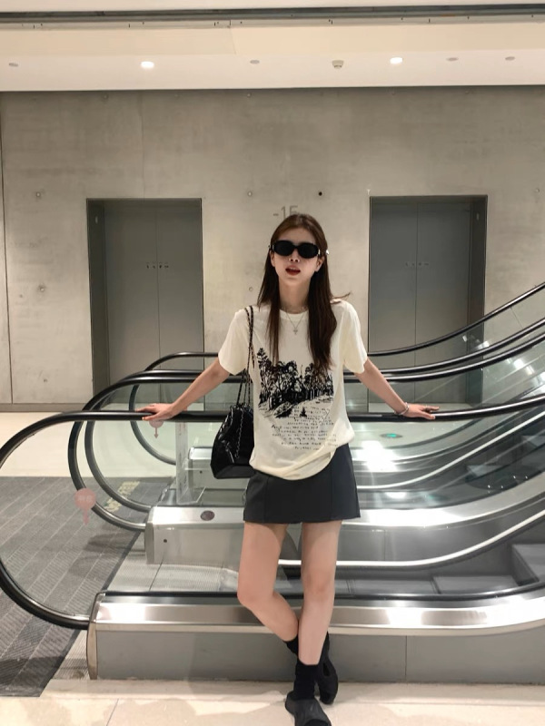 2024杏色日系レトロchi港味半袖上着半袖tシャツ女性夏デザイン小衆プリントゆるい|undefined