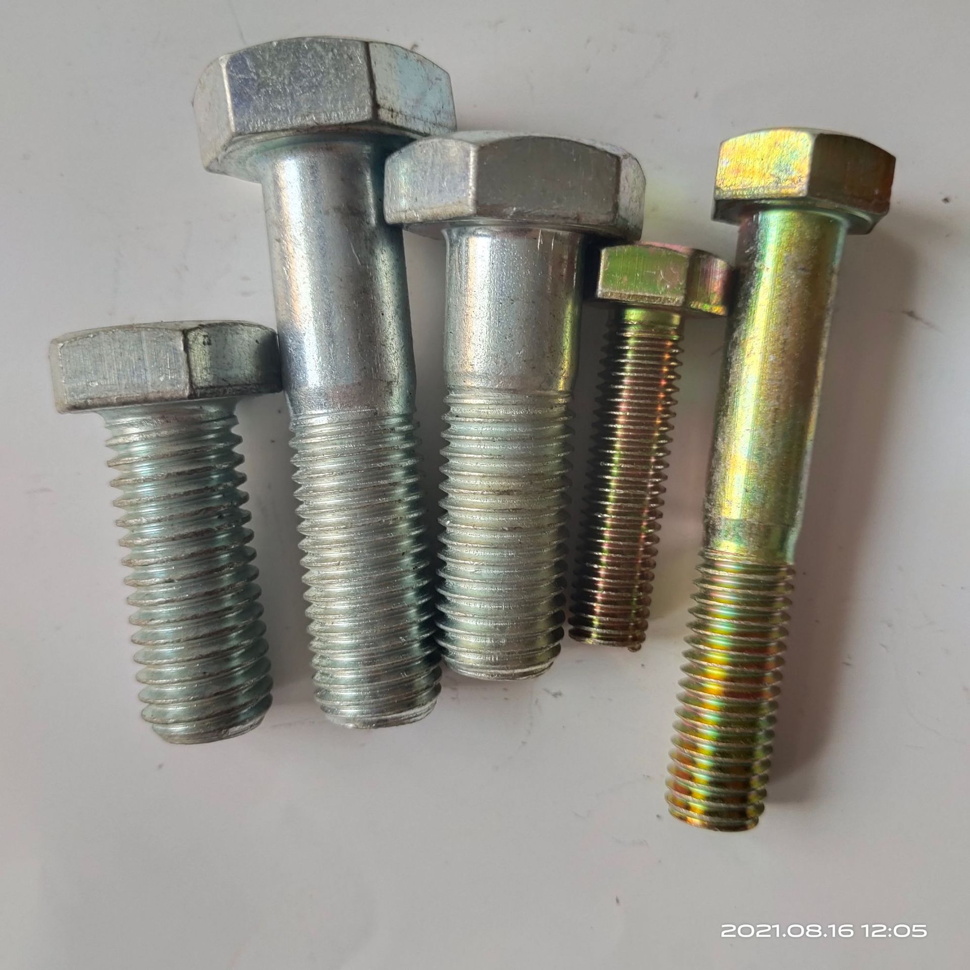 不锈钢螺栓 发兰螺栓 本色螺栓 扁心螺栓 带孔细扣螺栓 异型螺栓