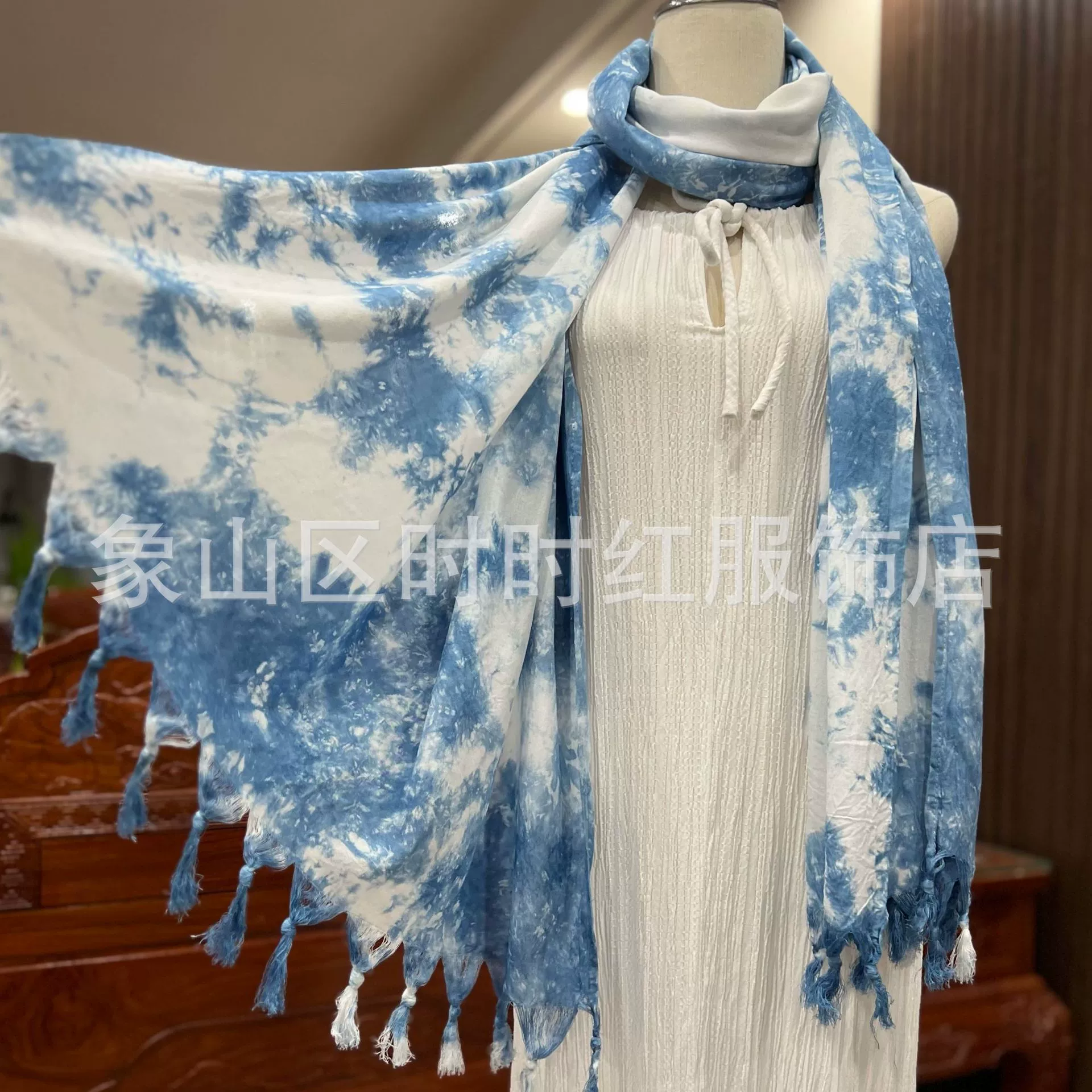 Юньнань Гуйчжоу Дали, синий цвет, окрашенная трава и дерево, длинный шарф с кисточками, большая шаль, древняя круглая шляпа с принтом тай-дай