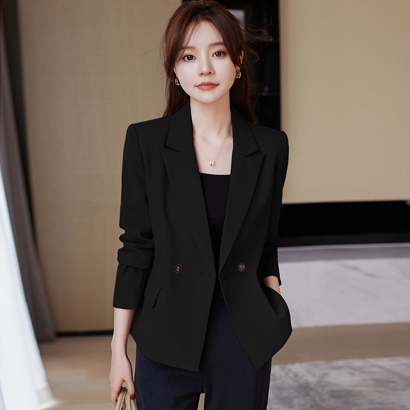 Short blazer for petite women, new autumn 2023 style, casual brown suit jacket with a sophisticated feel.