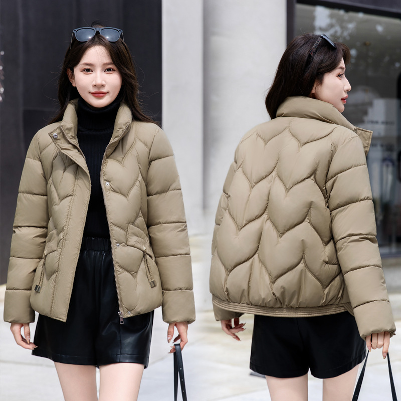 Chaqueta de algodón corta y delgada de pluma de mujer pequeña 2024 nueva explosión de moda extranjera chaqueta de algodón delgada de pluma