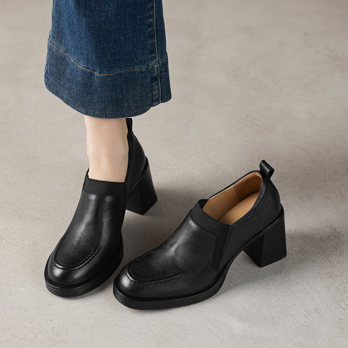 Giày cao gót nữ loafer cổ điển mũi sâu gót vuông 7.5 cm da bò thật — màu nâu