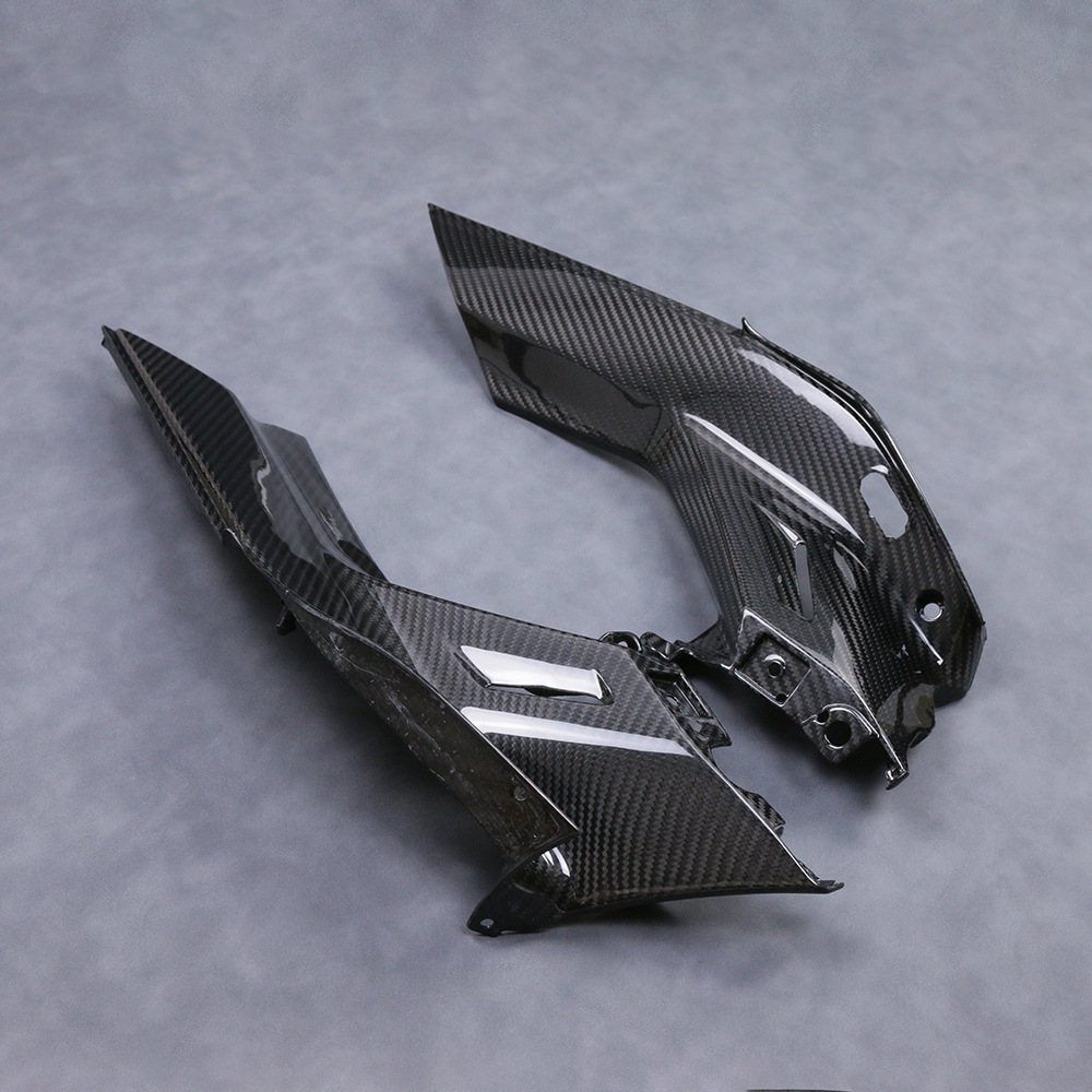 Suitable for CFMOTO spring wind 800NK rhinoceros + motorcycle modified carbon fiber shell parts car body front decorative plate