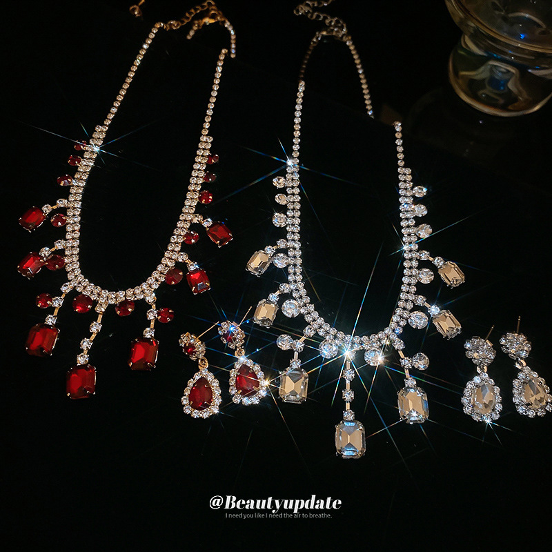 Conjunto de pendientes de collar de flecos cuadrados con diamantes transfronterizos Moda retro Cadena de clavícula de lujo ligero Joyas de nicho de alta gama