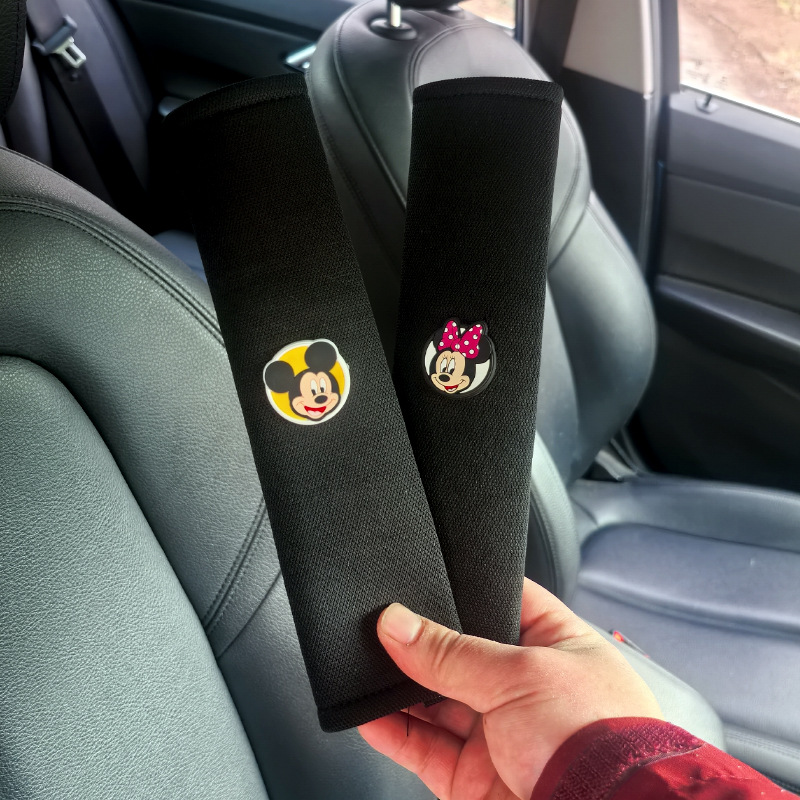 Cubierta de hombro con correa de coche Cubierta protectora de hombro de mujer de coche de dibujos animados lindo Four Seasons General Car Supplies Decoration