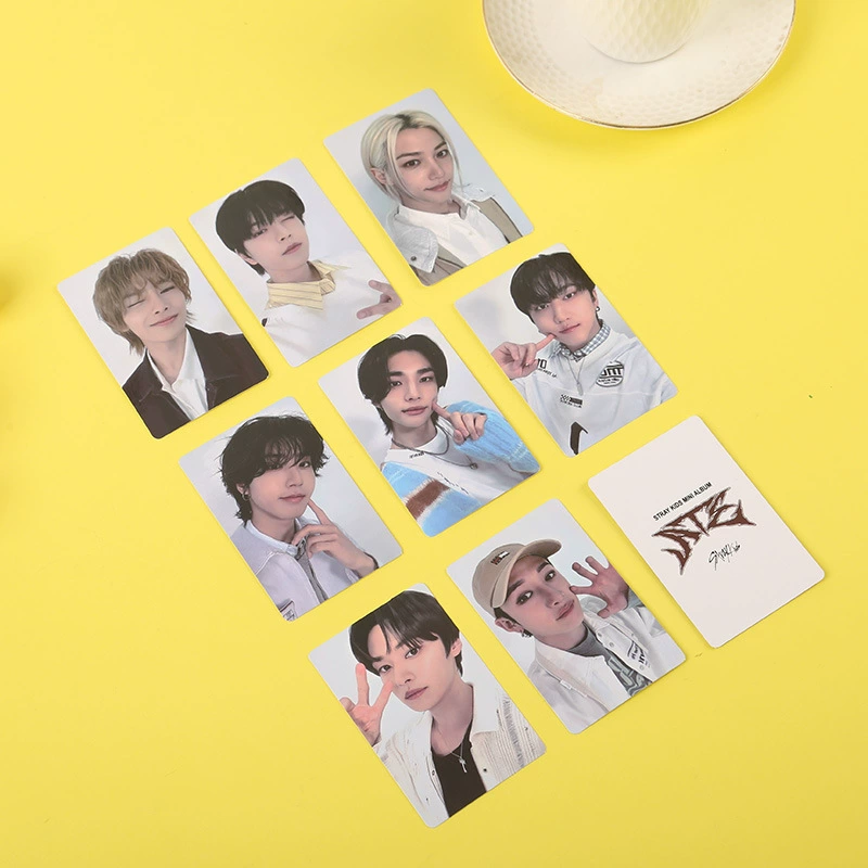 Фотокарточка (STRAY KIDS) компактная карточка, ламинированная 5,4 × 8,6 см, коллекционные варианты