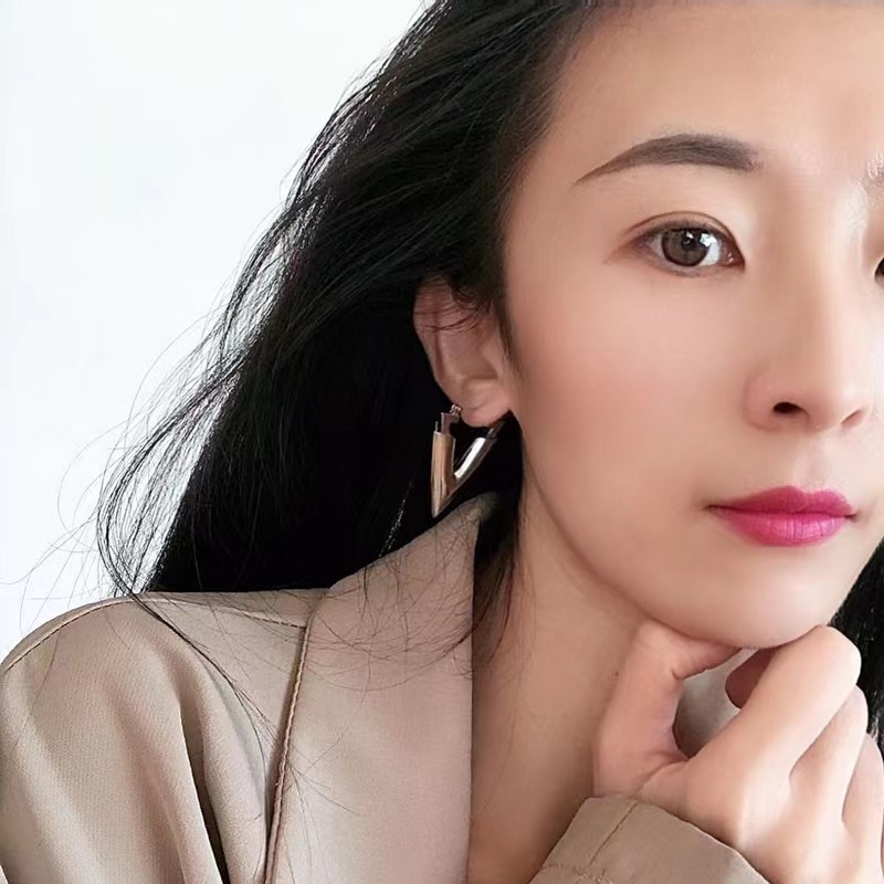 Fashion Letter Solid Color Titanium Steel Plating Earrings 1 Pair