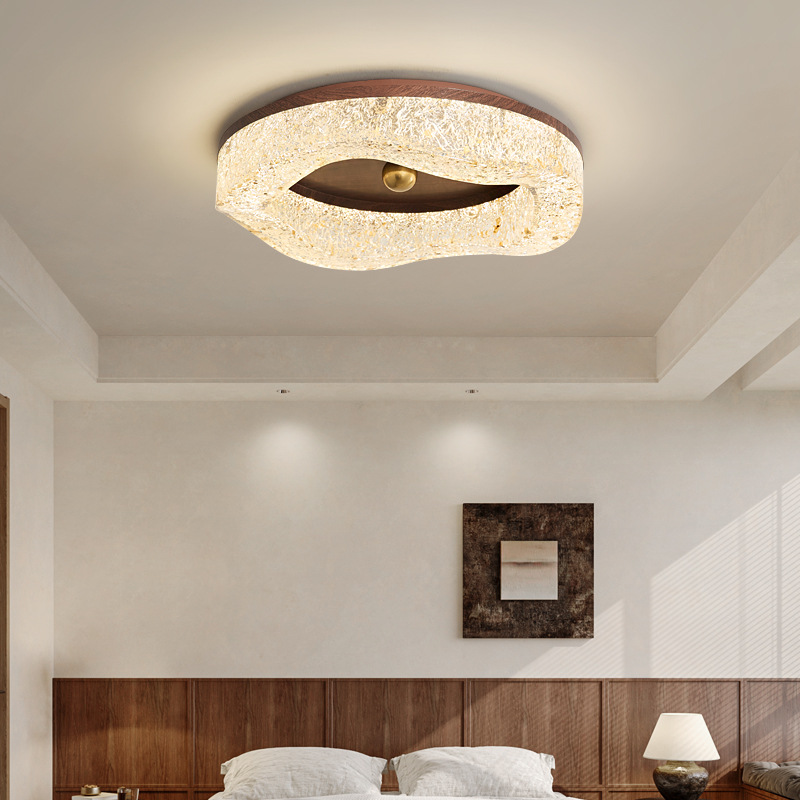 Lámpara de techo de dormitorio medieval de estilo italiano Lámpara de techo de resina de lámina de oro de lujo ligero Lámpara de habitación de protección ocular de grano de madera de nogal de alta calidad
