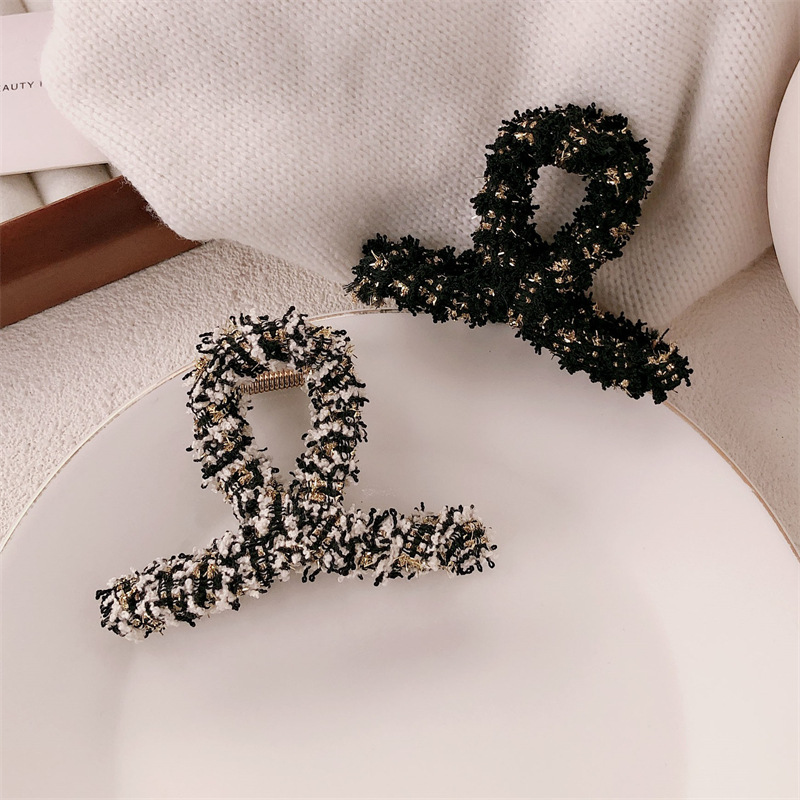 ¡Nuevo otoño y invierno! Retro estilo de fragancia versátil simple clip de captura rojo en línea cabello roto detrás de la cabeza joyería clip de tiburón