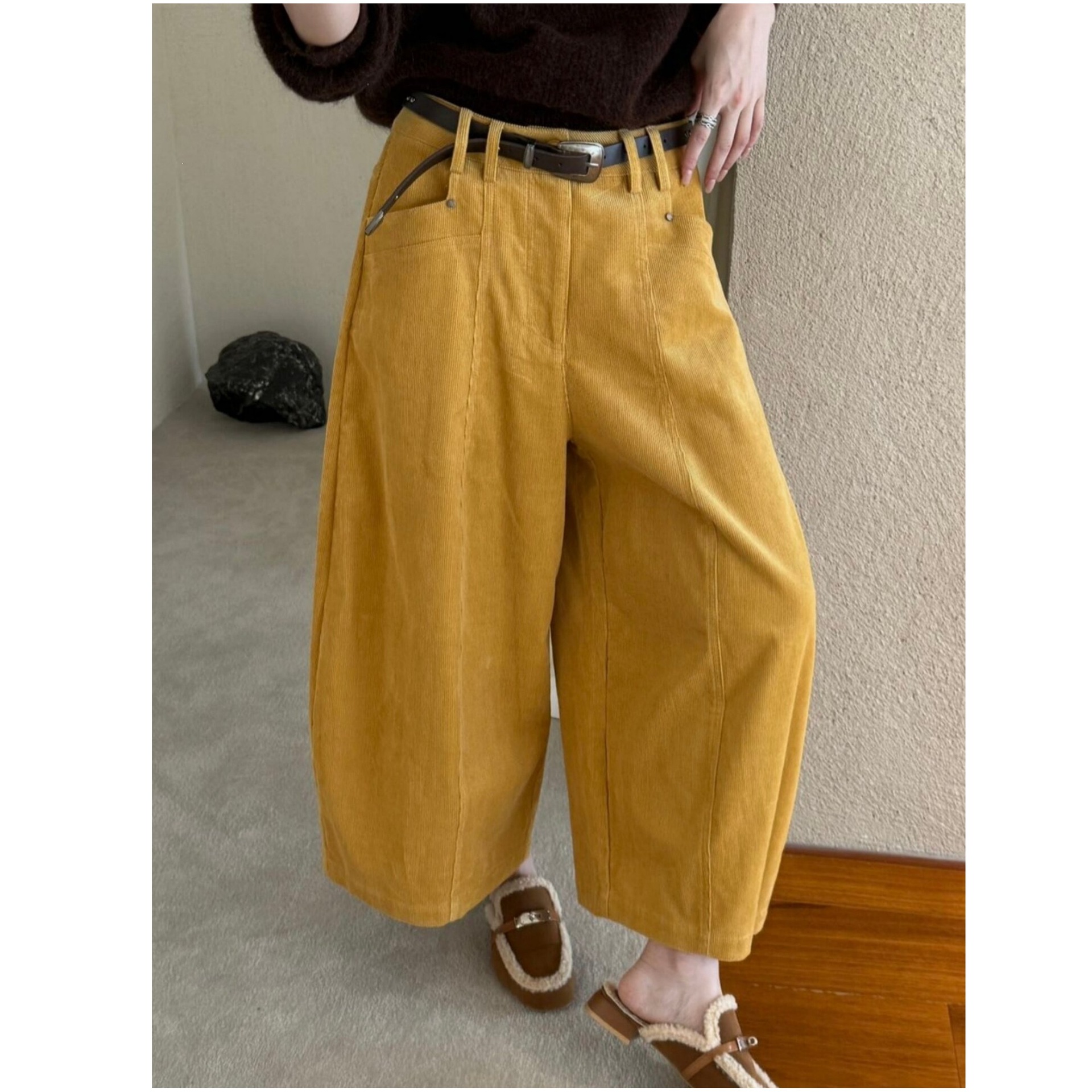 High-waisted, slimming, versatile yellow corduroy wide-leg pants for women, 2026 autumn/winter new style, cropped, curved-leg casual pants