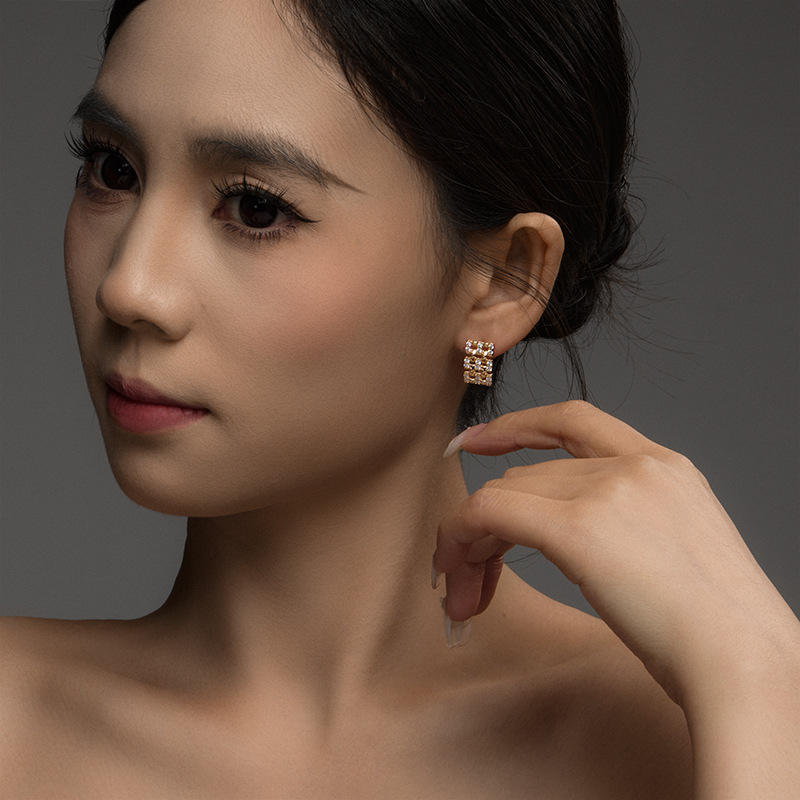 Xuping estilo simple geometría cuadrada perilla nicho diseño retro aretes rusos de aleación de cobre orejas para mujeres