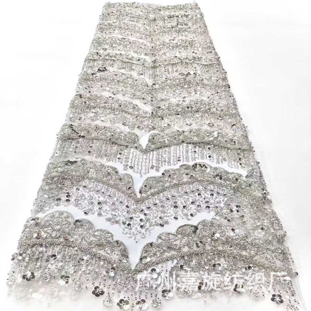 Nuevo diseño estereoscópico borde de loto oro y plata tubo de cuentas bordado sequinilla flor pequeña tela de moda vestido de boda tela de bordado