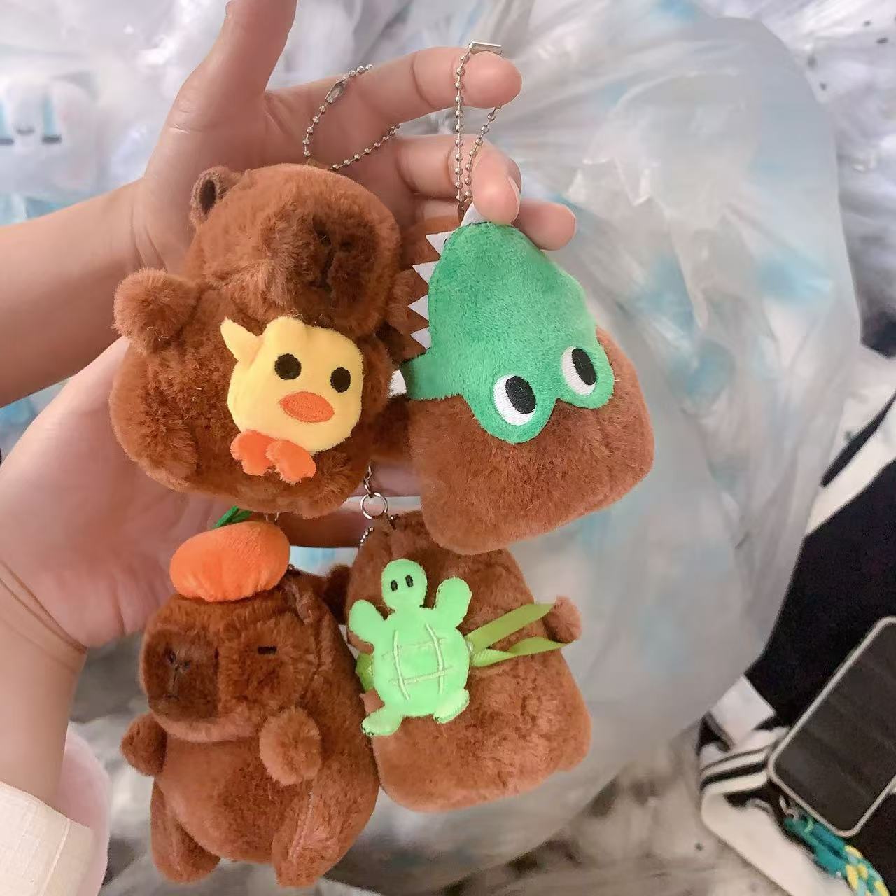 仏陀系の萌えはかわいいカピバラの君をかわいがります。