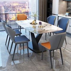 イタリア式食卓と椅子の組み合わせ現代岩板シンプルで贅沢な小戸型の明るい家庭用長方形の食事テーブル