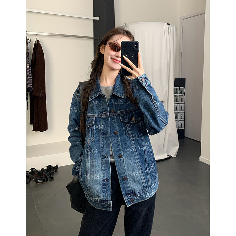 Nantao Retro Heavy-Duty Denim Jacket for Women, New Autumn Style with Letter Print Design, Korean-Style Casual Jacket with a Turn-Down Collar