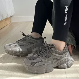 女式板鞋;厚底拖鞋;女式雪地靴