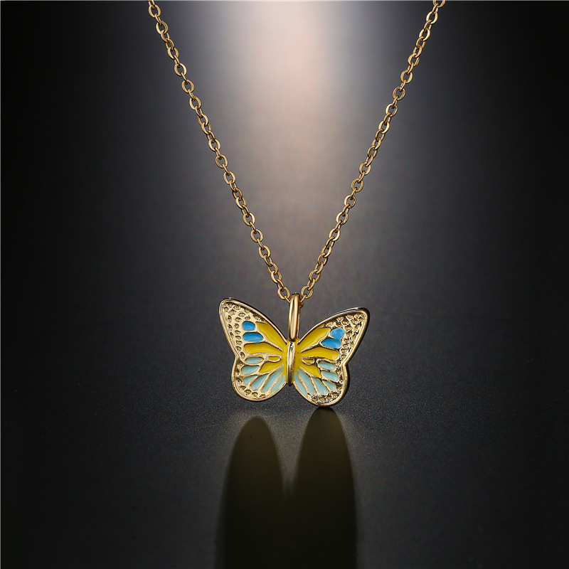 Aogu Cross-border Supply European And American Ins Internet Celebrity Same Style Colorful Oil Necklace Butterfly Pendant Real Gold Plated Copper Necklace display picture 3